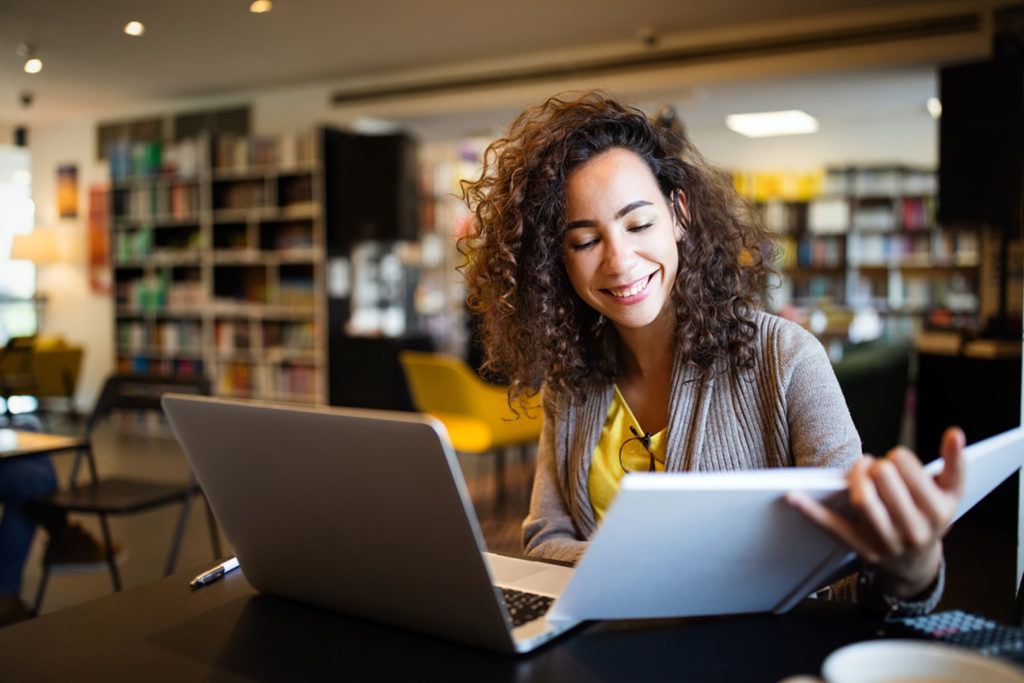lady online event in library