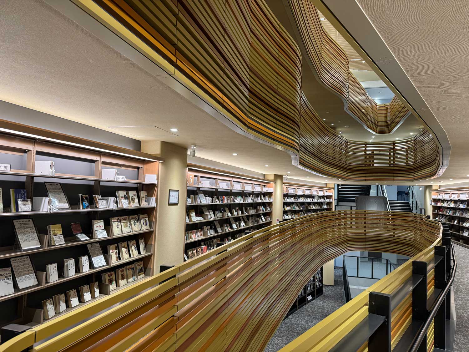 osaka kogyo library open air hall interior 10 | ホームページ